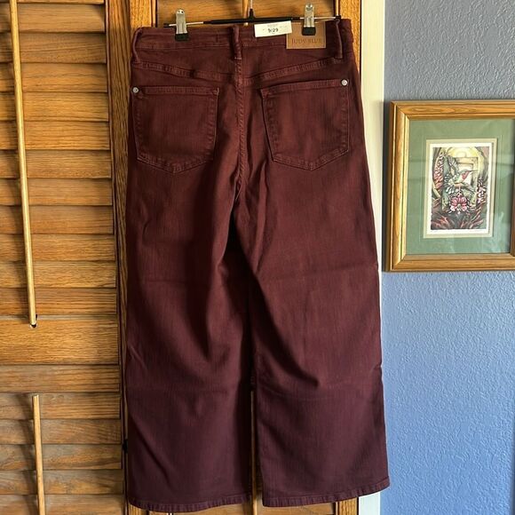 Judy Blue "Eva" Tummy Control Hi Waist Wide Leg Crop Burgundy Jeans 9/29 NWT - Picture 4 of 12